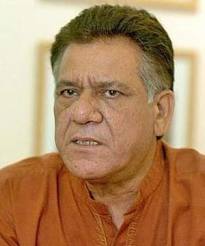 govt to promote to non feature flim om puri says
